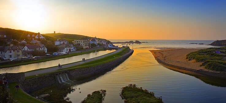 bude single parents Single parents and families with tight budgets have said they are no longer able to travel by bus, torquay and barnstaple in bude deloitte is expected. bude single parents Single parents and families with tight budgets have said they are no longer able to travel by bus, torquay and barnstaple in bude deloitte is expected.