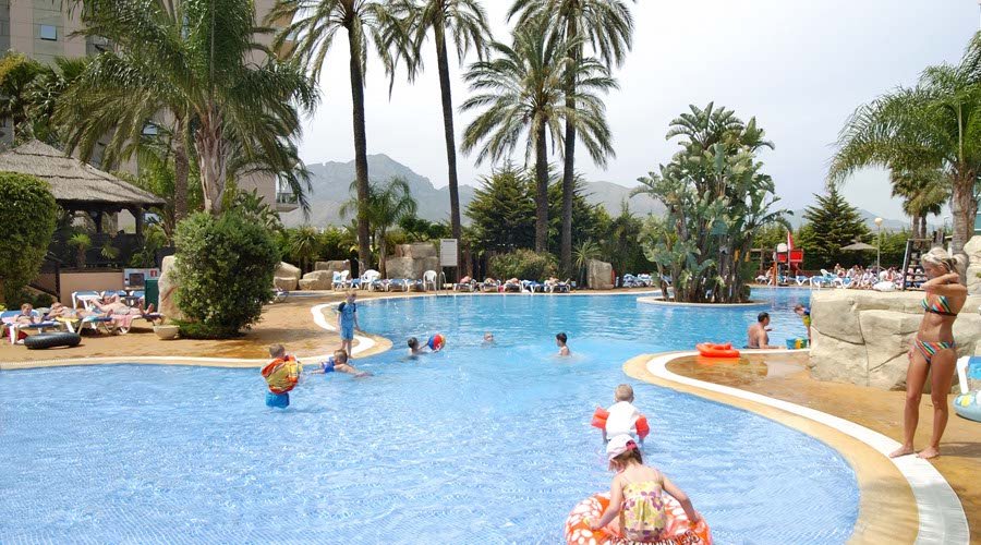 flamingo-oasis-hotel-benidorm-pool