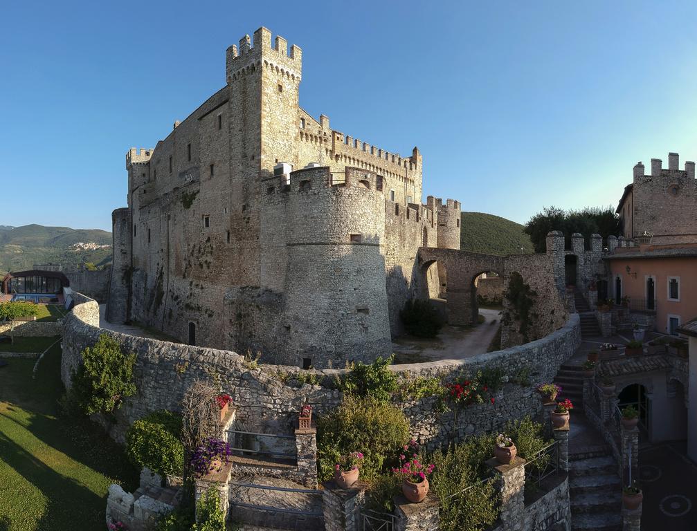 Castello-Orsini-Hotel