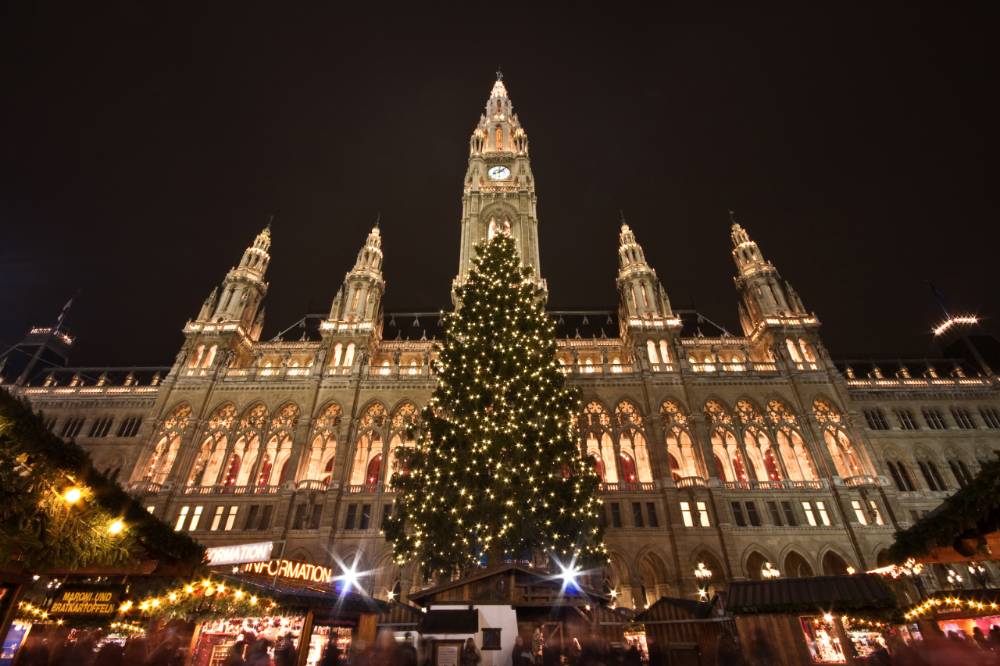 Vienna-Christmas-Market-City-Hall