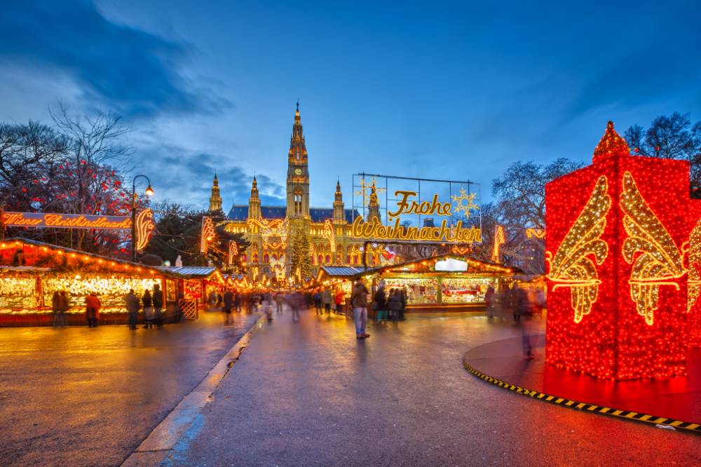 Vienna-Christmas-Market-Evening