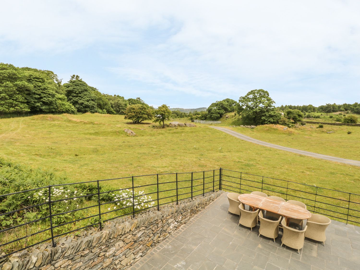 Best Remote Holiday Cottages in UK (Pet-friendly, Isolated, secluded lodges with hot tubs) Mungeon Barn