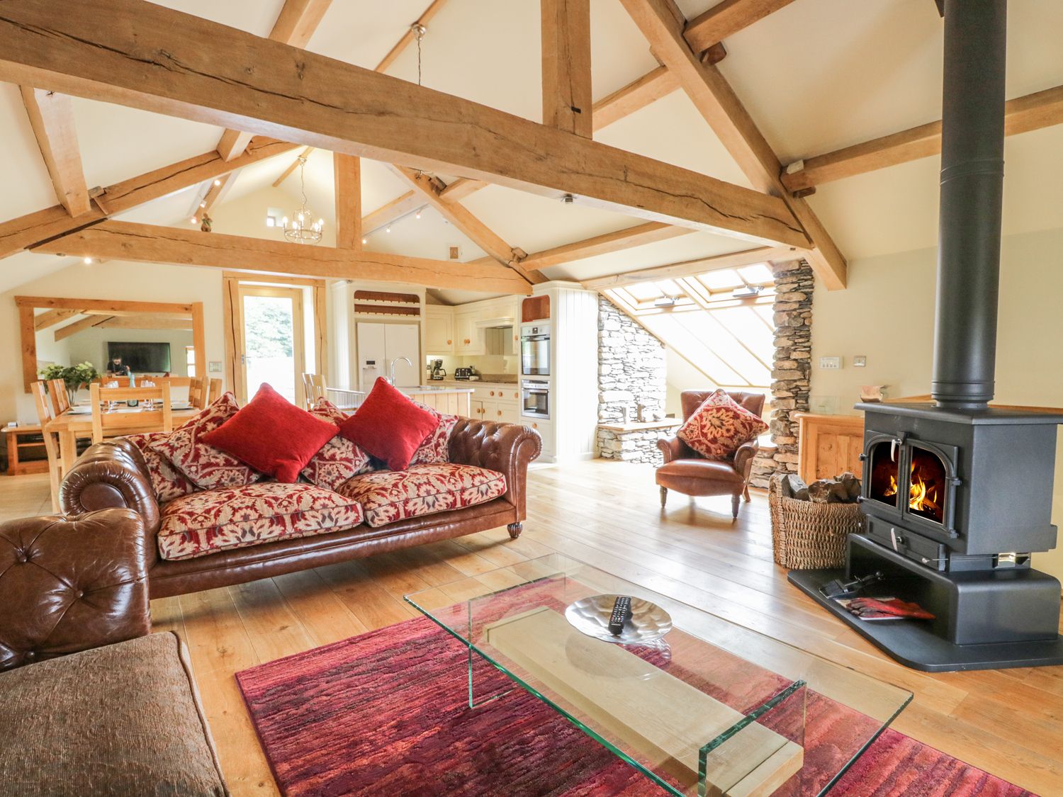 Best Remote Holiday Cottages in UK (Pet-friendly, Isolated, secluded lodges with hot tubs) Mungeon Barn