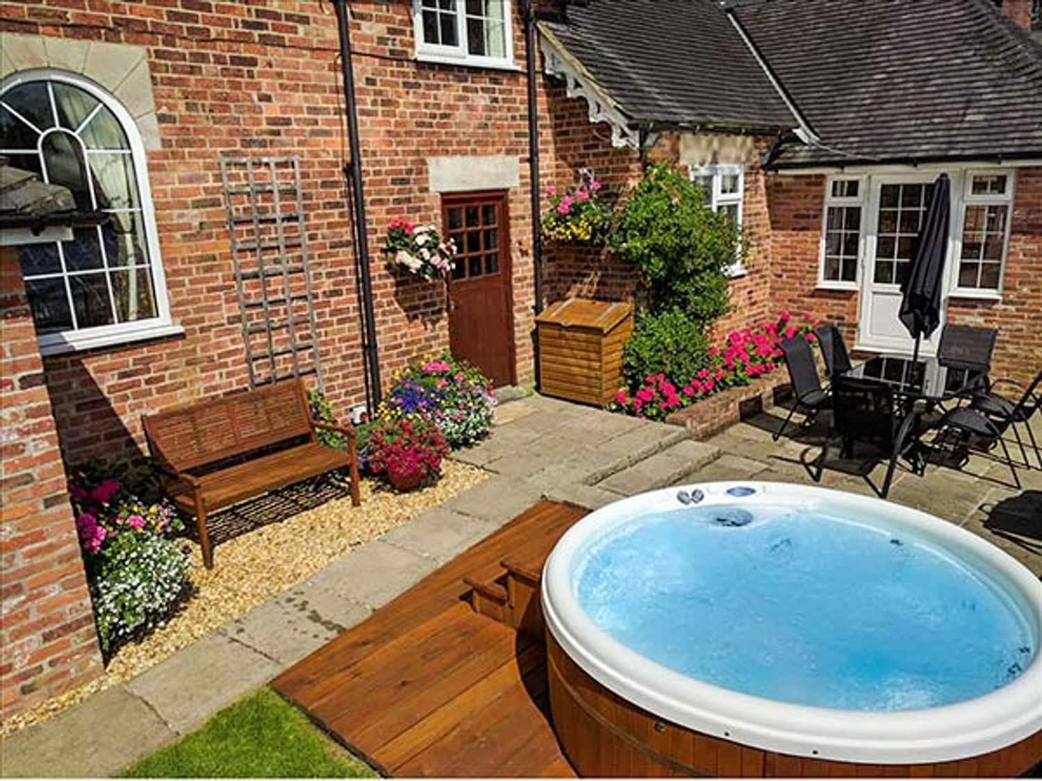 Best Remote Holiday Cottages in UK (Pet-friendly, Isolated, secluded lodges with hot tubs) Orchard Cottage