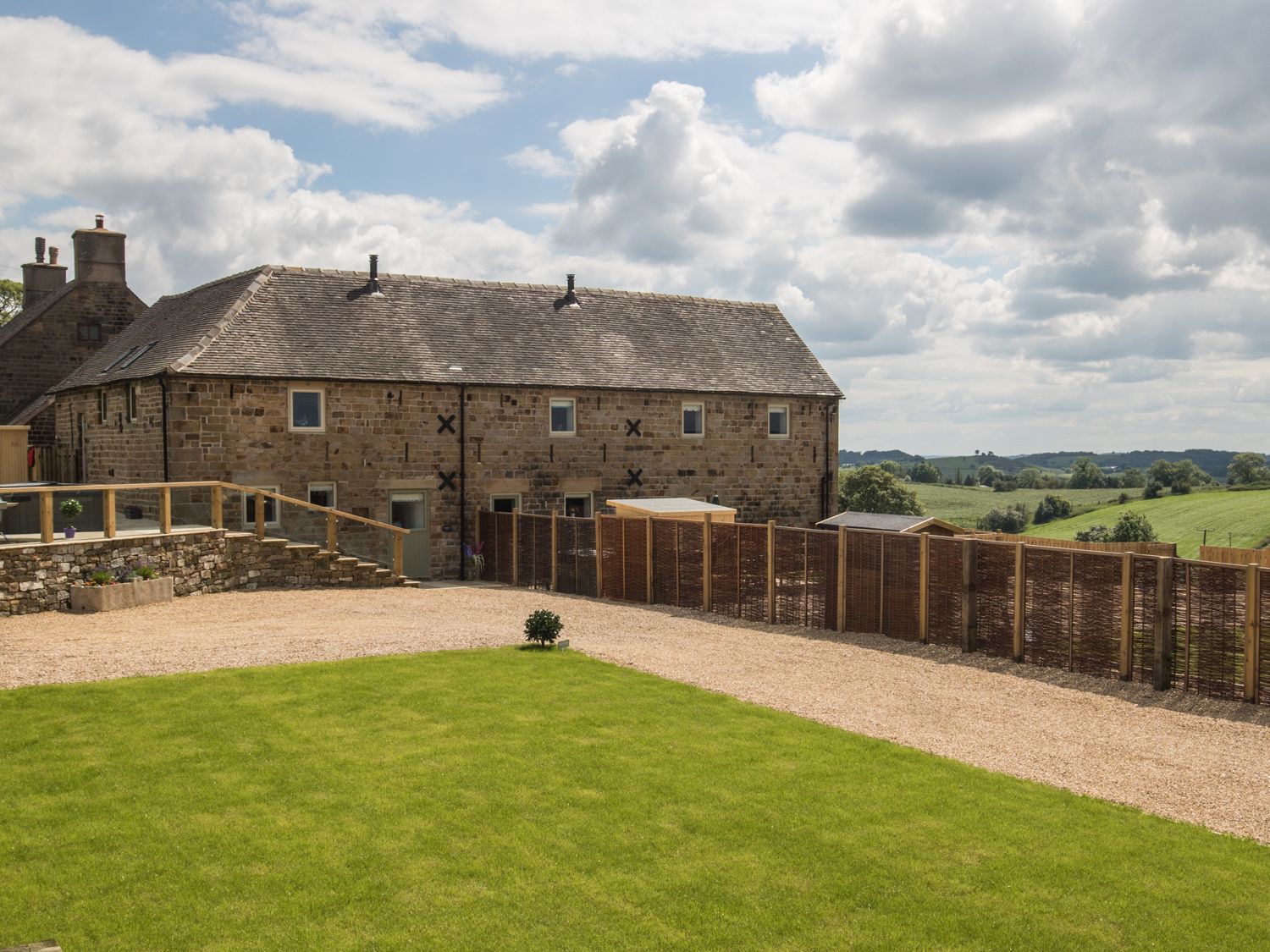 Best Remote Holiday Cottages in UK (Pet-friendly, Isolated, secluded lodges with hot tubs) Parlour Barn