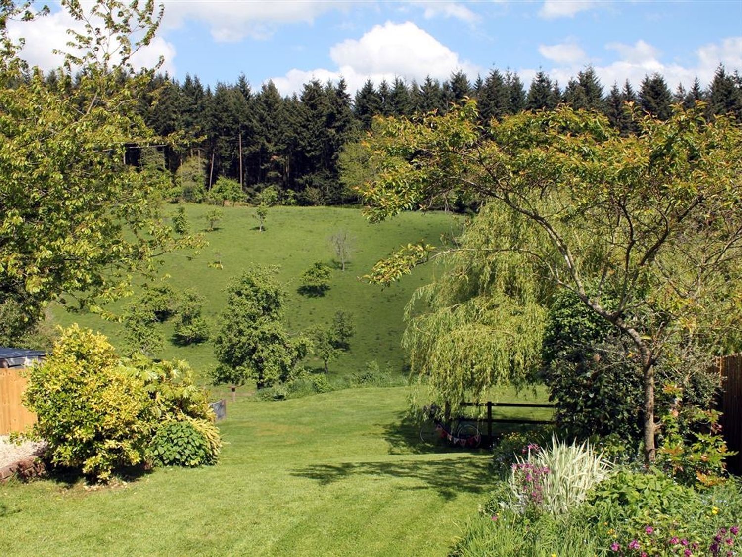 Best Remote Holiday Cottages in UK (Pet-friendly, Isolated, secluded lodges with hot tubs) The Tin Barn