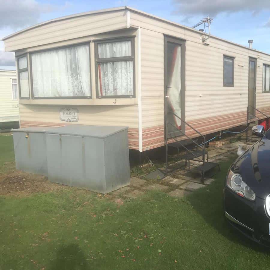 Outside of a family caravan-type accommodation that sleeps 6 at Caravan to Hire Dymchurch 