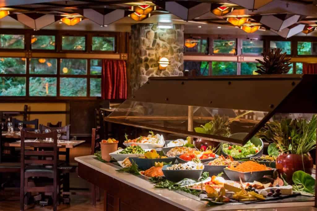 Scrumptious buffet meals for families with children at Disney’s Sequoia Lodge