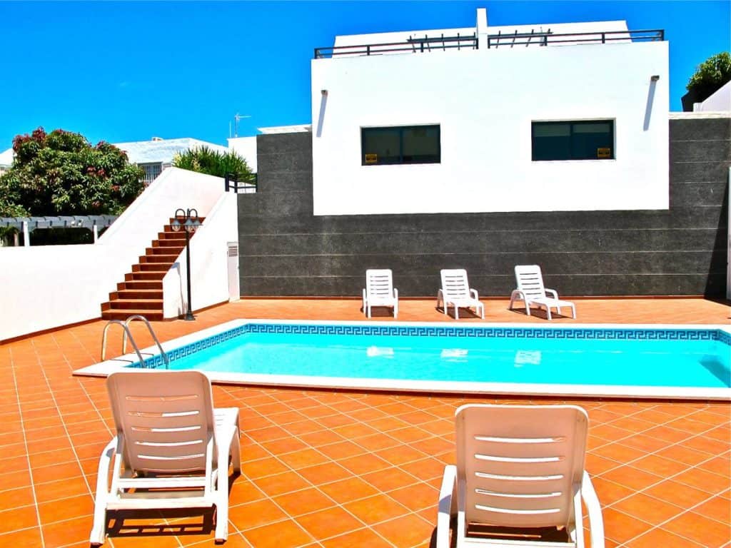 pool and lounge at sunny golf villas