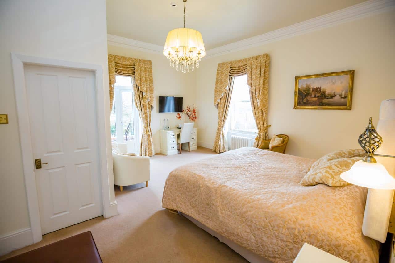 Best Hotels Near Alton Towers Hotel + Ticket Deals)