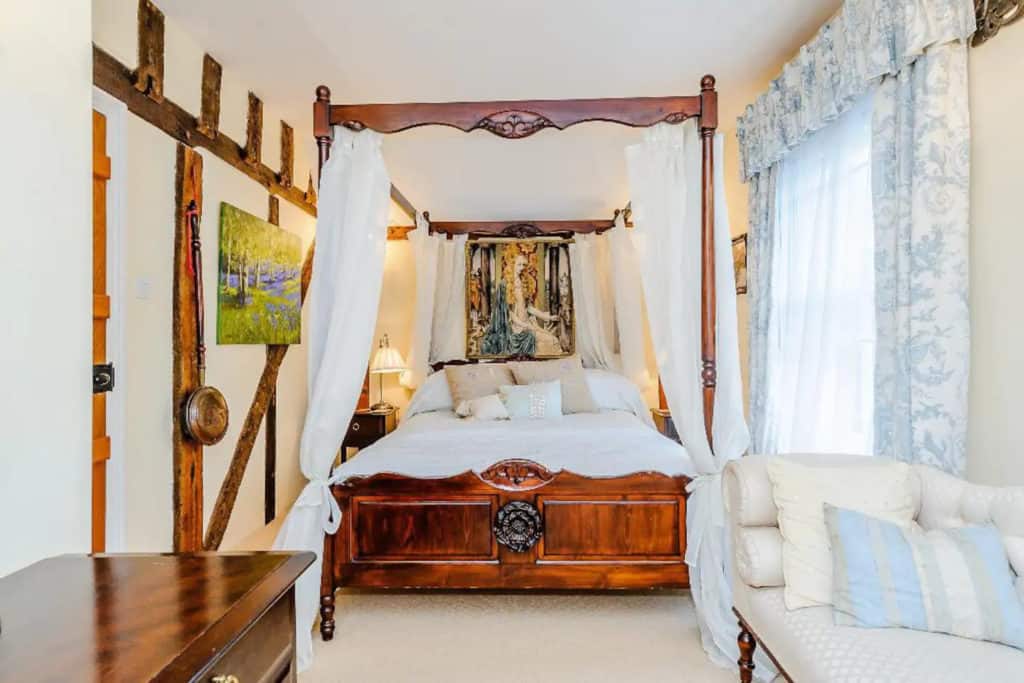 Lady Howard room. Lady Howard was Countess of Oxford, wife of the builder and first owner of the house. Four poster with en suite private bathroom