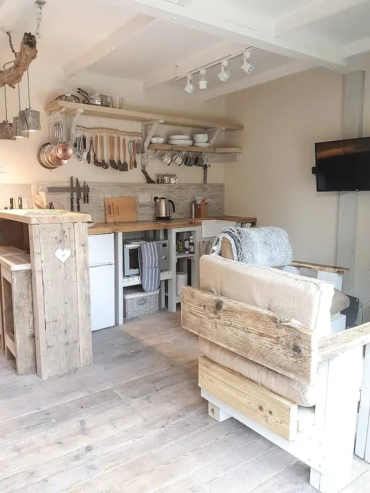 kitchen and living space- all you need for a cosy retreat...