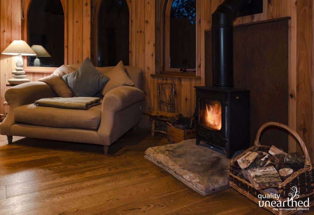 Cosy log burning fire (logs supplied)