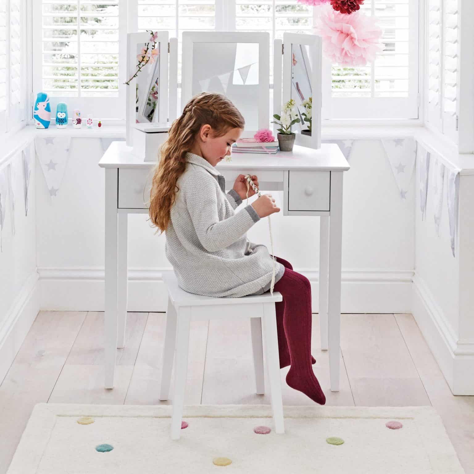 7 Best Kids’ Dressing Tables You'll Love (2022 Guide)