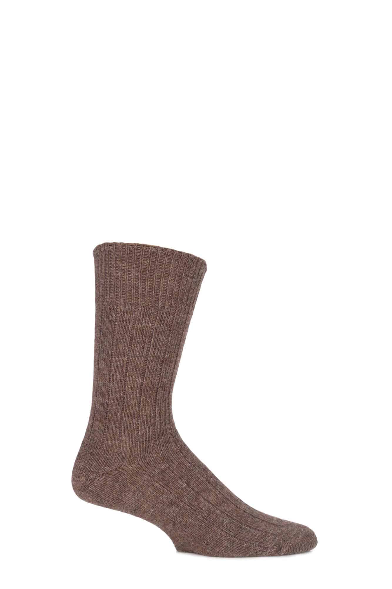 5 Best Alpaca Wool Socks In 2022 (Bed, Boot & Knee Length) Top Tips